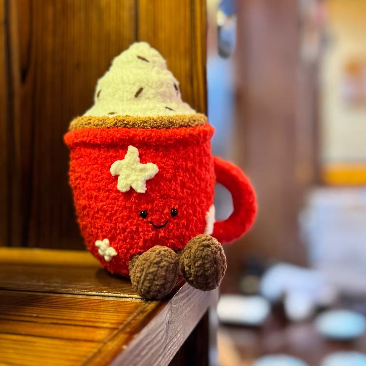Hot Cocoa Crochet – finished amigurumi made with plush yarn