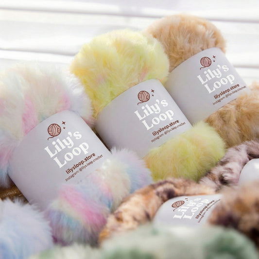 Bunny Fluff Faux Fur Yarn (50g)  Super Bulky by Lily's Loop – soft crochet yarn ball