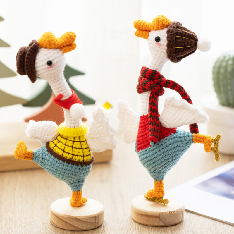 Dancing Goose Amigurumi DIY Crochet Kit – kit contents: yarn, hook, pattern and accessories