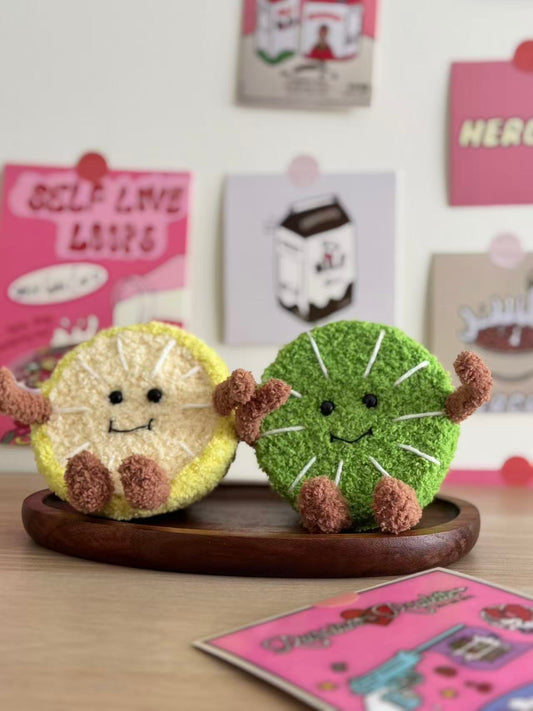 Lemon/Lime Slice PlushCrochet Pattern – finished amigurumi made with plush yarn