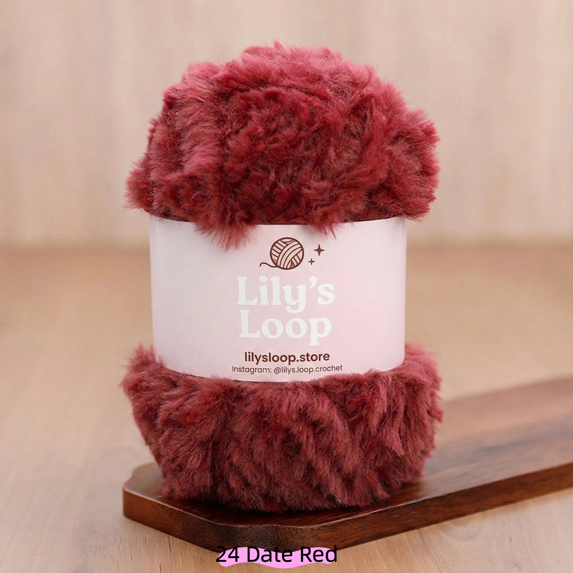 Forest Green SilkyMink Medium Luxury Faux Fur Yarn (100g) – crochet yarn by Lily's Loop