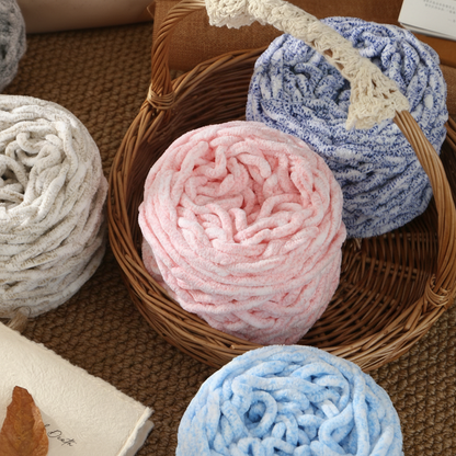 Super Chunky Chenille Yarn 8mm Soft Ice Yarn 50g close-up texture detail
