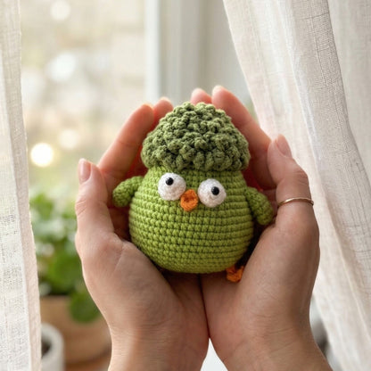 Broccoli Chick Crochet Kit – kit contents: yarn, hook, pattern and accessories