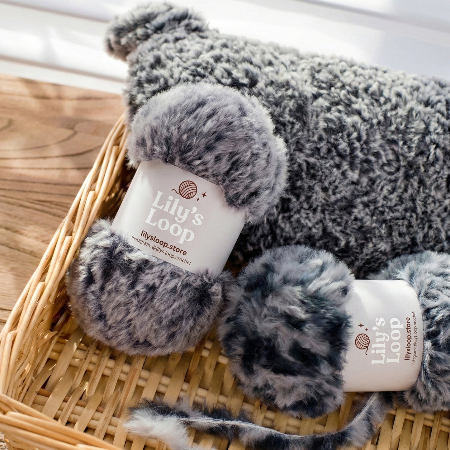 Bunny Fluff Faux Fur Yarn (50g)  Super Bulky close-up texture detail