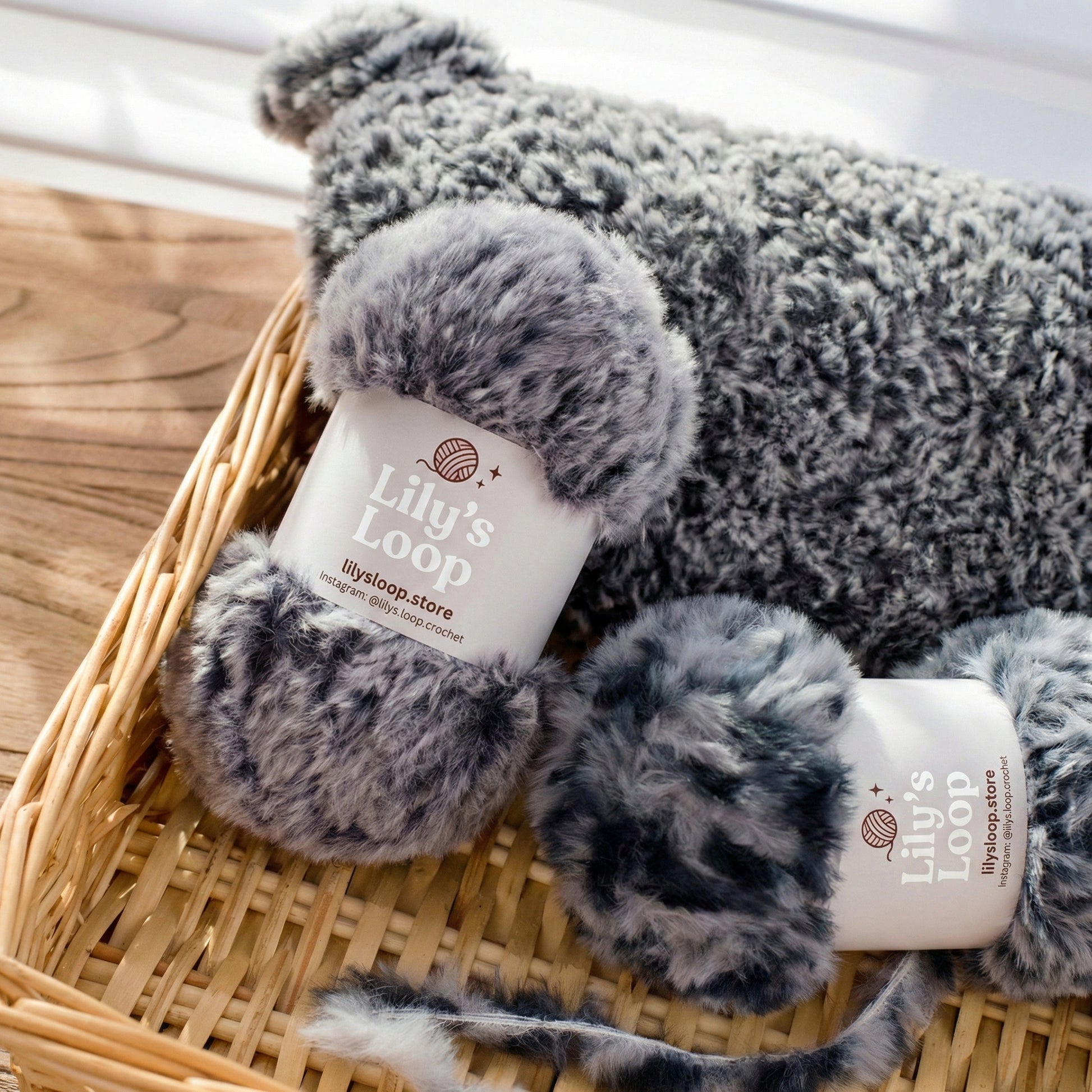 Bunny Fluff Faux Fur Yarn (50g)  Super Bulky close-up texture detail