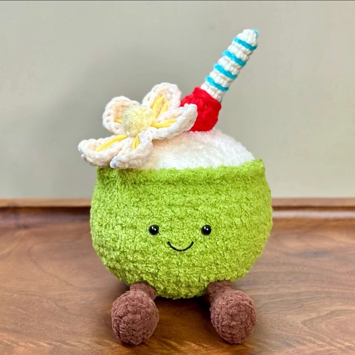 Coconut Water Amigurumi Crochet Kit – kit contents: yarn, hook, pattern and accessories