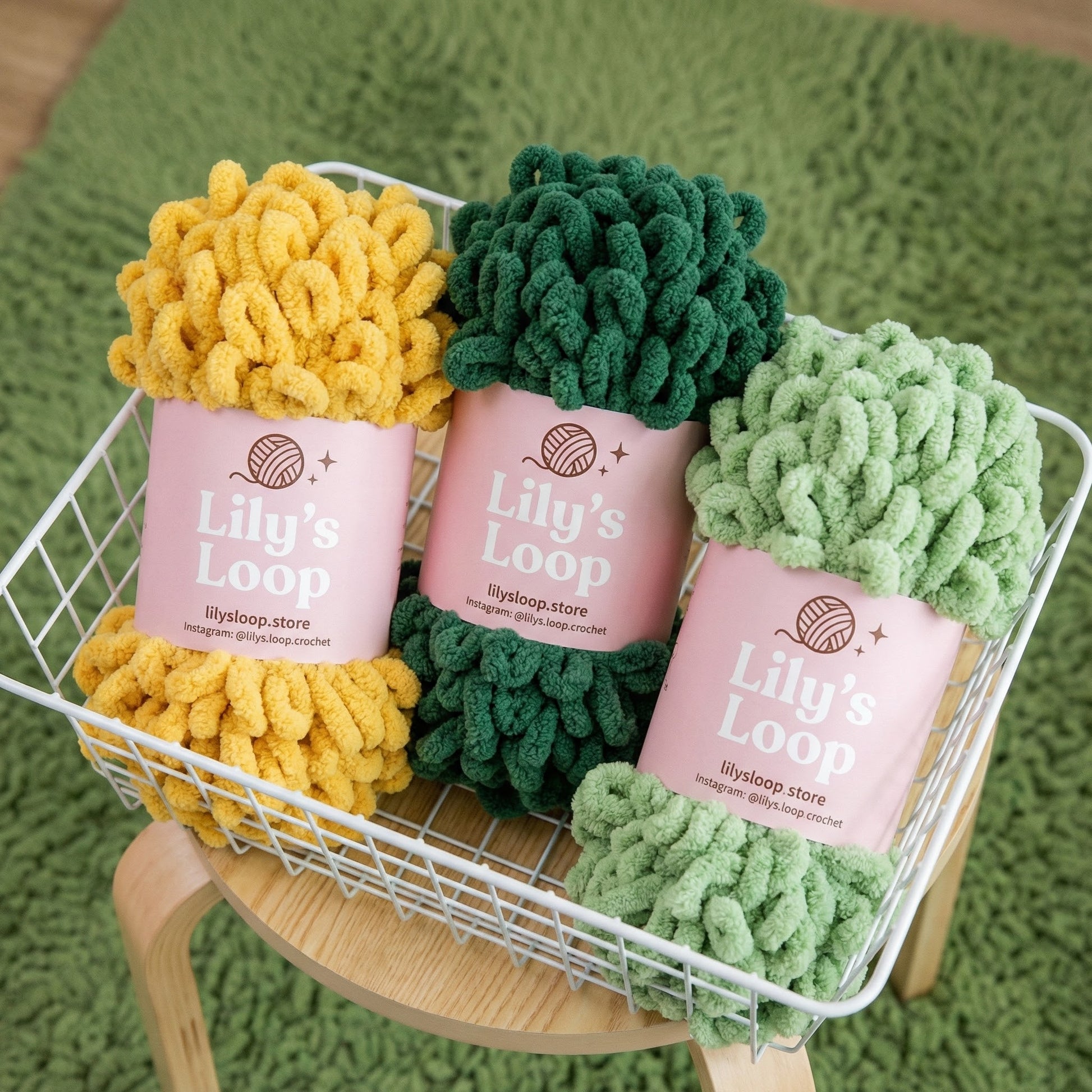 Chunky 9mm Puffy Finger Knitting Yarn (100g/8m) color chart showing all available shades