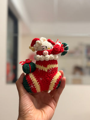Free Pattern-Kitty Hiding in a Christmas Stocking