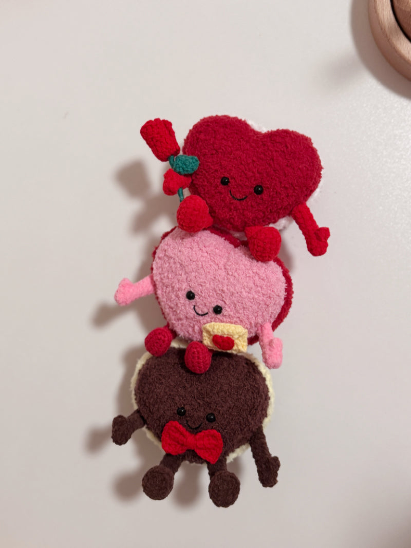 Cuddly Heart Macaron Series Crochet Pattern – alternative color scheme example